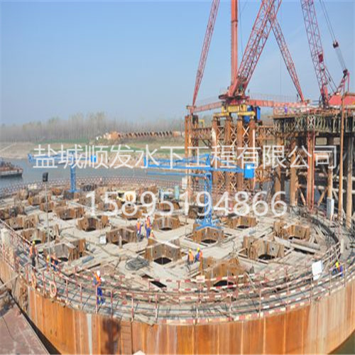 鋼圍堰堵漏施工